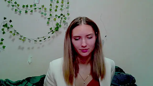 Snapshot of _kikiclark__ chatting on November 21, 2025, 10:19 pm kikiclark online show from November 21, 2025, 10:19 pm