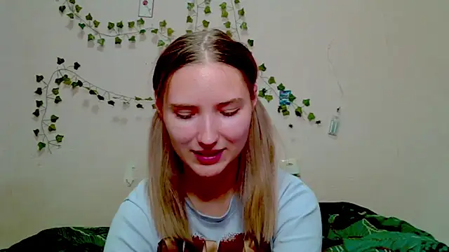 Snapshot of _kikiclark__ chatting on November 23, 2025, 8:52 pm kikiclark online show from November 23, 2025, 8:52 pm