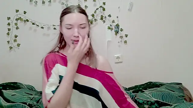 Snapshot of _kikiclark__ chatting on December 3, 2025, 11:52 am kikiclark online show from December 3, 2025, 11:52 am