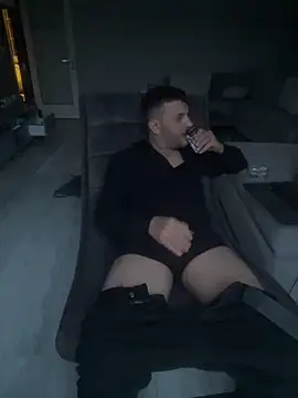 denizdeniz28 online show from April 16, 2026, 4:52 pm