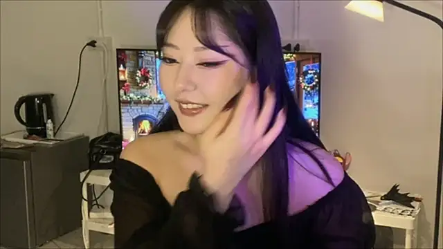 Snapshot of WonderMira chatting on December 16, 2025, 9:14 am WonderMira online show from December 16, 2025, 9:14 am