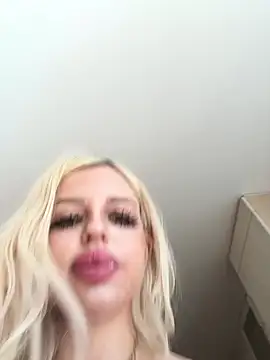 Steffi Snowbunny online show from June 18, 2026, 1:15 pm