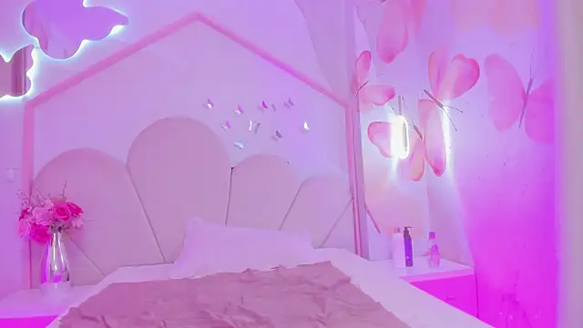 Megan cute4u online show from December 2, 2025, 2:39 am