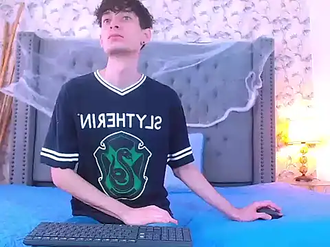 Luke Carter online show from November 1, 2025, 1:02 pm