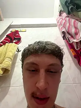 efeeee35 online show from October 19, 2025, 9:59 pm