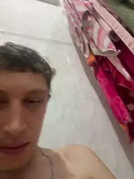 efeeee35 online show from October 22, 2025, 9:14 pm