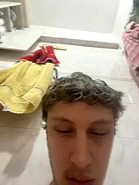 efeeee35 online show from October 28, 2025, 10:01 pm