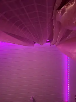 luluzinhax online show from April 14, 2026, 5:02 am