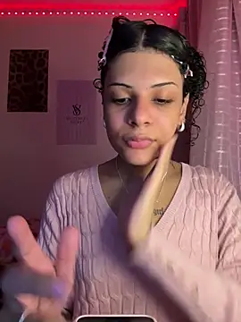 luluzinhax online show from May 27, 2026, 3:47 am