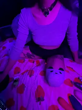 mmmminaDarling online show from March 8, 2026, 5:00 am