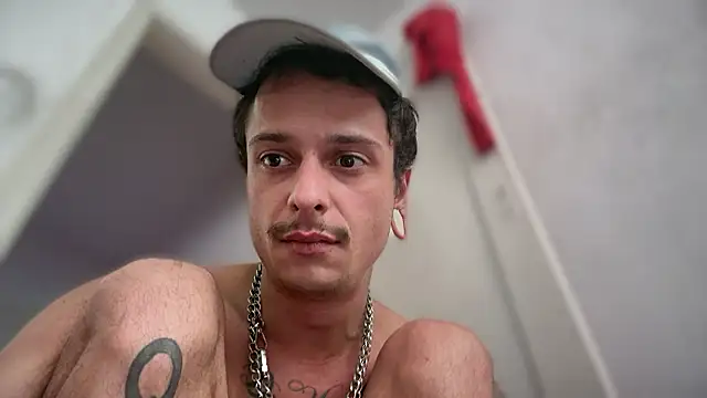 Snapshot of chrisalmeid_ chatting on February 2, 2026, 3:44 pm chrisalmeid online show from February 2, 2026, 3:44 pm