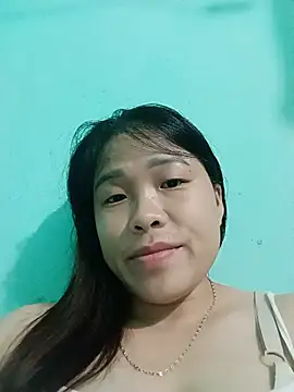 Snapshot of sumy-00 chatting on July 4, 2026, 1:28 pm sumy-00 online show from July 4, 2026, 1:28 pm