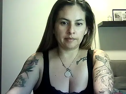 Snapshot of Valery__Rouse_ chatting on April 22, 2026, 10:55 pm Valery Rouse online show from April 22, 2026, 10:55 pm