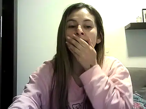 Snapshot of Valery__Rouse_ chatting on April 23, 2026, 12:04 pm Valery Rouse online show from April 23, 2026, 12:04 pm