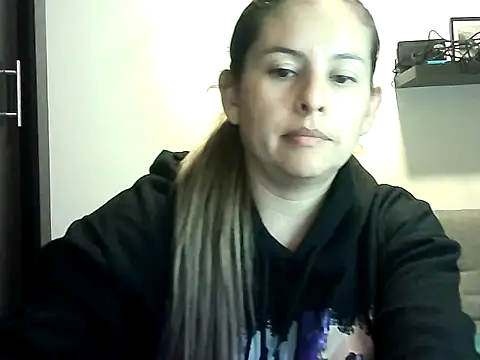 Snapshot of Valery__Rouse_ chatting on April 29, 2026, 2:15 am Valery Rouse online show from April 29, 2026, 2:15 am
