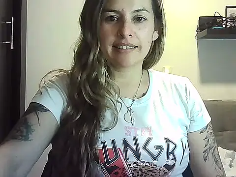 Snapshot of Valery__Rouse_ chatting on April 30, 2026, 10:25 pm Valery Rouse online show from April 30, 2026, 10:25 pm
