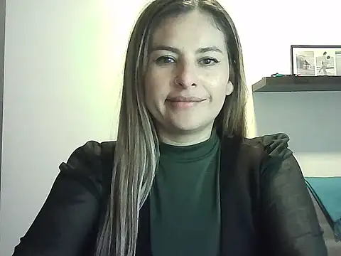 Snapshot of Valery__Rouse_ chatting on May 15, 2026, 8:16 pm Valery Rouse online show from May 15, 2026, 8:16 pm