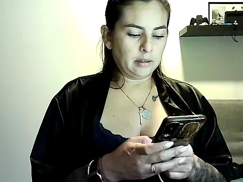 Snapshot of Valery__Rouse_ chatting on May 25, 2026, 11:44 pm Valery Rouse online show from May 25, 2026, 11:44 pm