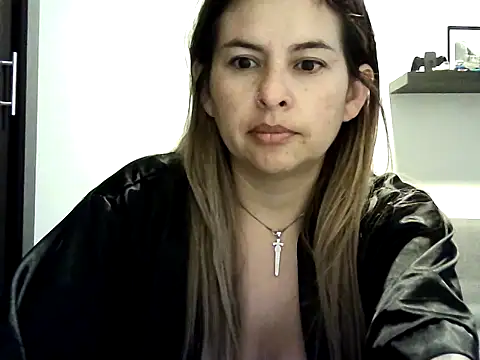 Snapshot of Valery__Rouse_ chatting on May 27, 2026, 11:51 am Valery Rouse online show from May 27, 2026, 11:51 am