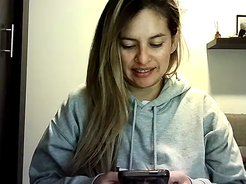Snapshot of Valery__Rouse_ chatting on May 29, 2026, 12:03 pm Valery Rouse online show from May 29, 2026, 12:03 pm