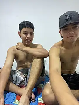 Snapshot of Young_handsome chatting on December 4, 2025, 7:55 pm Young handsome online show from December 4, 2025, 7:55 pm