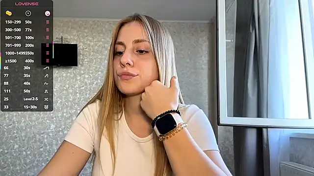 DreamyOlivia online show from September 15, 2025, 1:22 pm