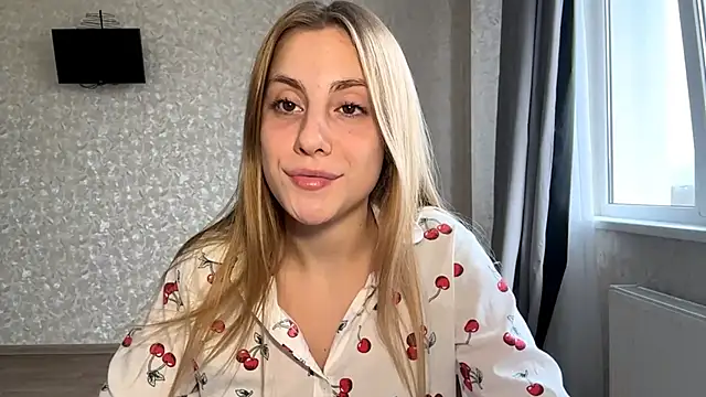 DreamyOlivia online show from November 1, 2025, 11:45 am