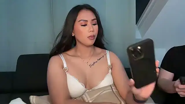 Snapshot of EclipseX_ chatting on November 15, 2025, 11:21 pm EclipseX online show from November 15, 2025, 11:21 pm