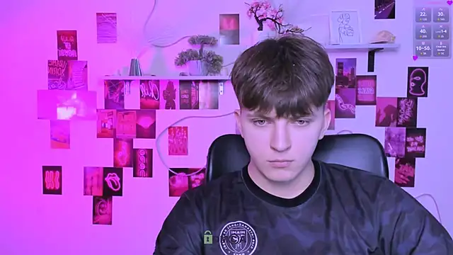 travis wolf  online show from April 11, 2026, 9:13 am