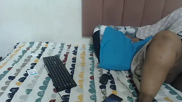 Chubby Queenx255 online show from November 16, 2025, 6:24 pm