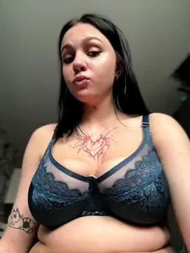 Snapshot of VendiMur chatting on October 27, 2025, 2:15 am VendiMur online show from October 27, 2025, 2:15 am