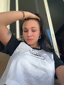 Snapshot of VendiMur chatting on December 18, 2025, 2:06 am VendiMur online show from December 18, 2025, 2:06 am