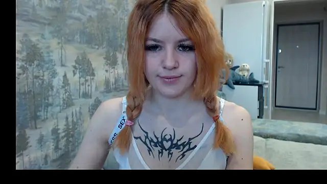   Elina   online show from December 17, 2025, 5:35 am