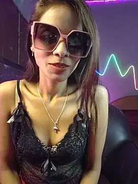 royeoy22 online show from April 10, 2026, 9:47 am