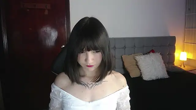 Snapshot of _Charlotte_Collins_ chatting on November 11, 2025, 2:28 pm Charlotte Collins online show from November 11, 2025, 2:28 pm