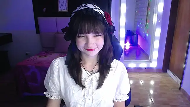 Snapshot of _Charlotte_Collins_ chatting on November 28, 2025, 2:42 pm Charlotte Collins online show from November 28, 2025, 2:42 pm