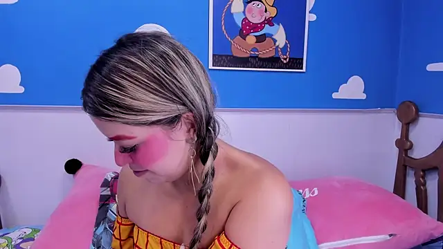 Snapshot of miss__evolet chatting on June 27, 2026, 12:33 pm miss evolet online show from June 27, 2026, 12:33 pm