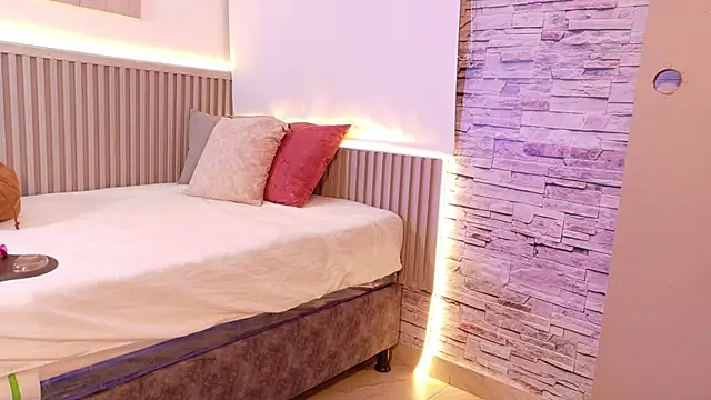 liz monserrat 1 online show from October 30, 2025, 7:36 pm