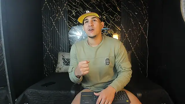 massimo vidal  online show from February 23, 2026, 2:03 pm