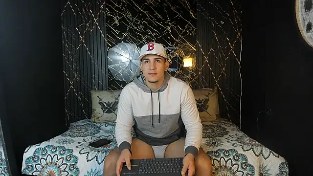 massimo vidal  online show from February 24, 2026, 1:09 pm