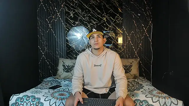 massimo vidal  online show from February 26, 2026, 12:15 pm