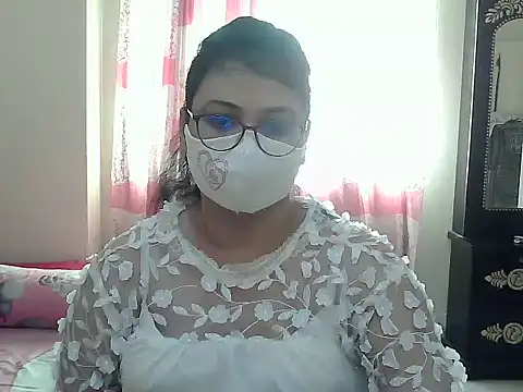 Snapshot of Elena_cruz5 chatting on September 9, 2025, 3:50 am Elena cruz5 online show from September 9, 2025, 3:50 am