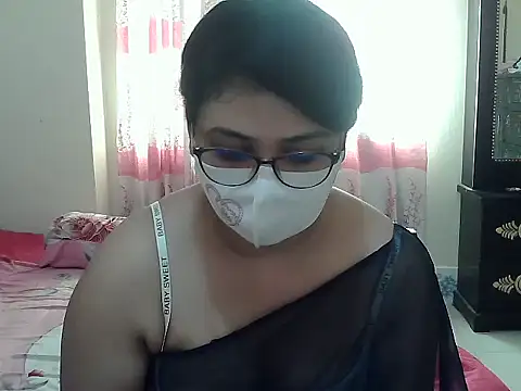 Snapshot of Elena_cruz5 chatting on September 10, 2025, 4:12 am Elena cruz5 online show from September 10, 2025, 4:12 am