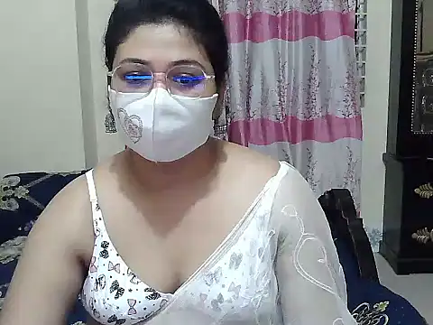 Snapshot of Elena_cruz5 chatting on September 13, 2025, 5:46 pm Elena cruz5 online show from September 13, 2025, 5:46 pm