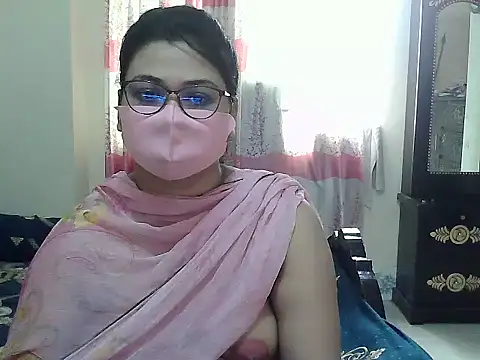 Snapshot of Elena_cruz5 chatting on September 21, 2025, 4:14 am Elena cruz5 online show from September 21, 2025, 4:14 am