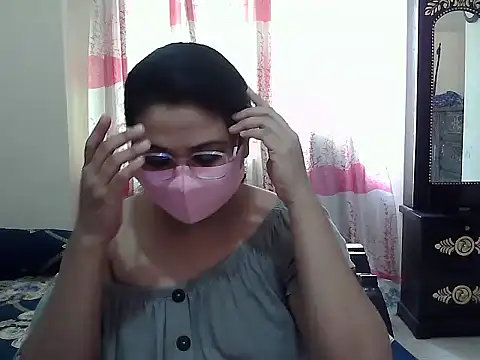 Snapshot of Elena_cruz5 chatting on September 26, 2025, 8:07 am Elena cruz5 online show from September 26, 2025, 8:07 am