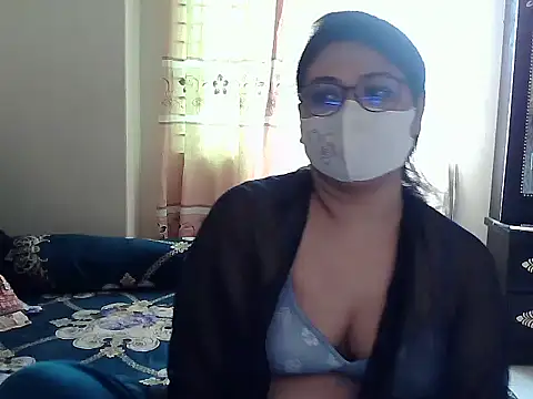 Snapshot of Elena_cruz5 chatting on October 2, 2025, 4:52 am Elena cruz5 online show from October 2, 2025, 4:52 am