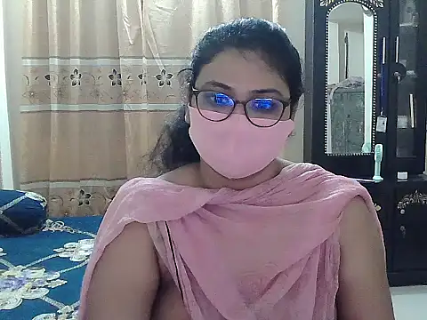 Snapshot of Elena_cruz5 chatting on October 5, 2025, 8:51 pm Elena cruz5 online show from October 5, 2025, 8:51 pm