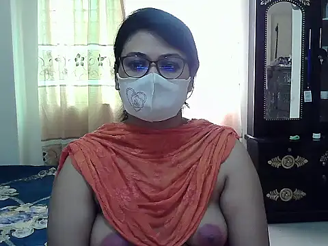 Snapshot of Elena_cruz5 chatting on October 9, 2025, 1:25 am Elena cruz5 online show from October 9, 2025, 1:25 am