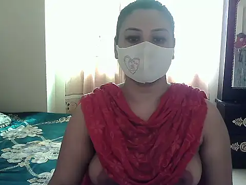 Snapshot of Elena_cruz5 chatting on October 13, 2025, 3:17 am Elena cruz5 online show from October 13, 2025, 3:17 am